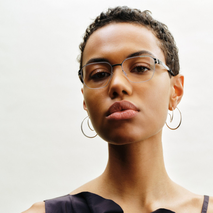 Model wearing Ic berlin MB 12