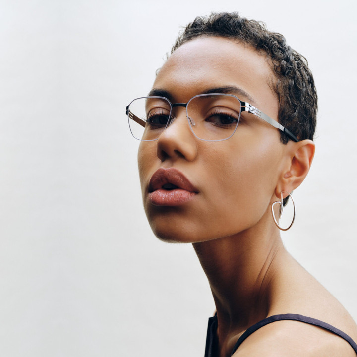 Model 2 wearing Ic berlin MB 12