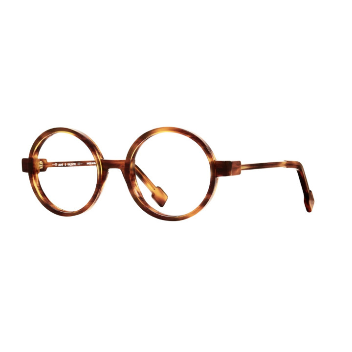 Anne et Valentin TOPO 24c55 (3q view)