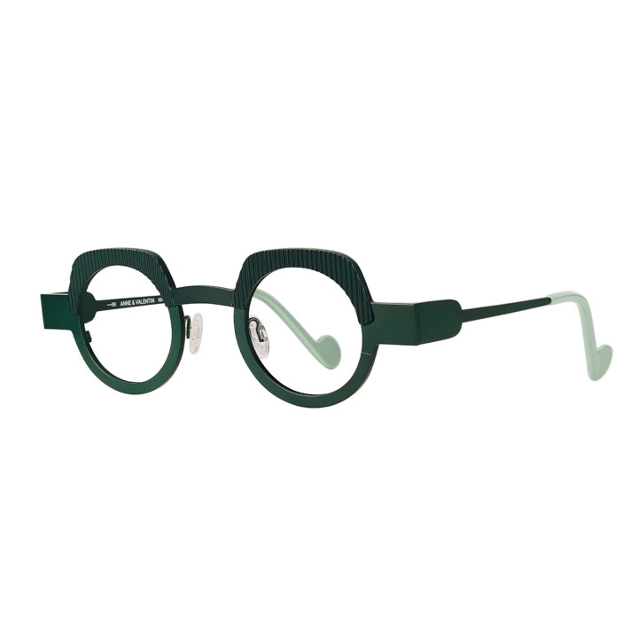 Anne et Valentin Vibrato 23a14 (3q view)