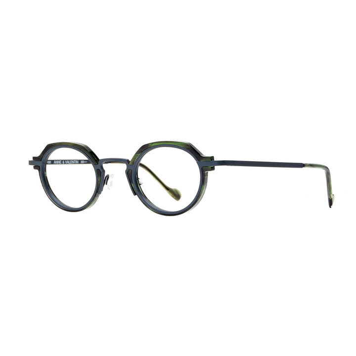 Anne et Valentin M2 H33 (3q view)