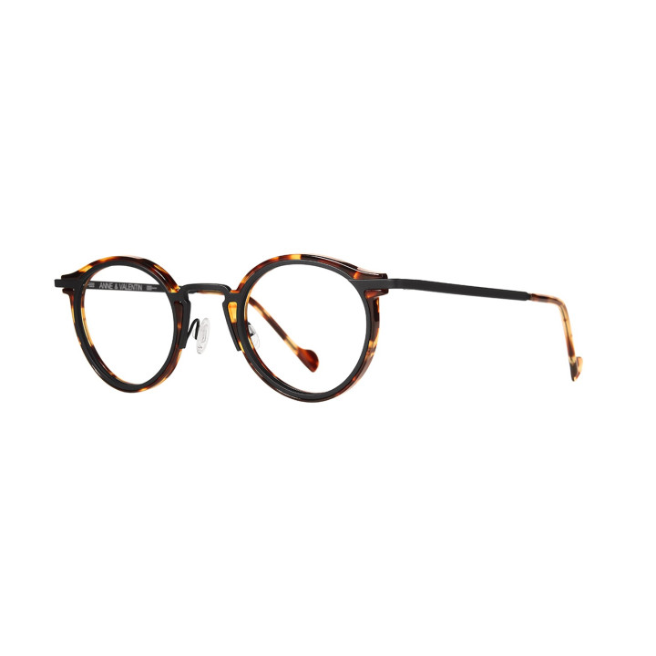 Anne et Valentin M5 21A24 (3q view)