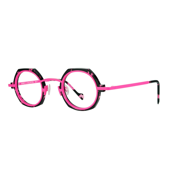 Anne et Valentin M11 23A30 (3q view)