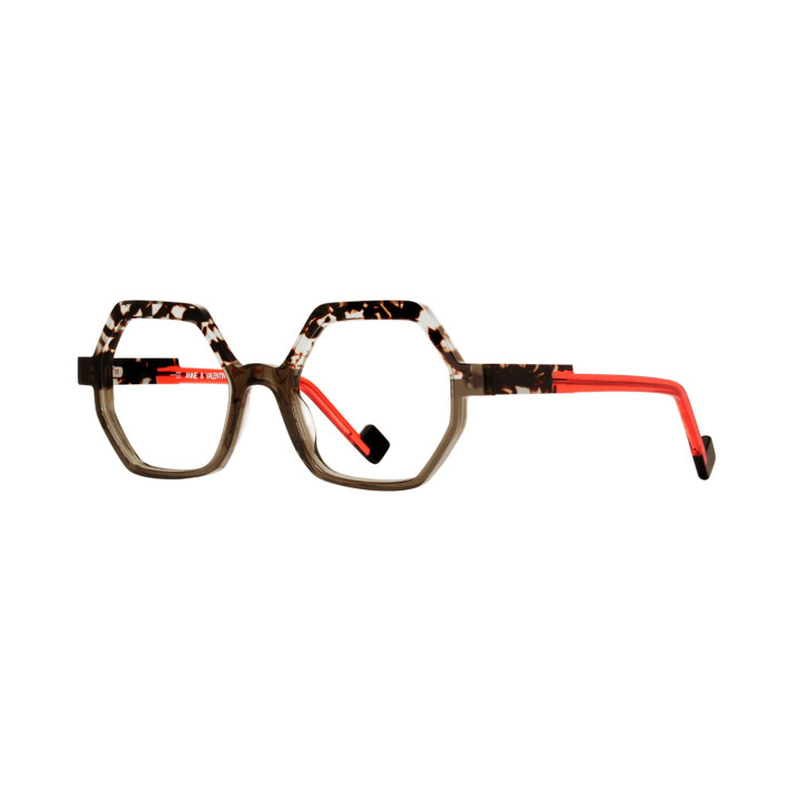 Anne et Valentin Logik 24c23 (3q view)