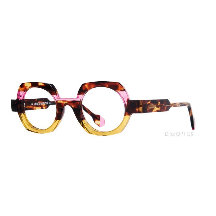 Anne et Valentin HEHE 23A07 (3q view)