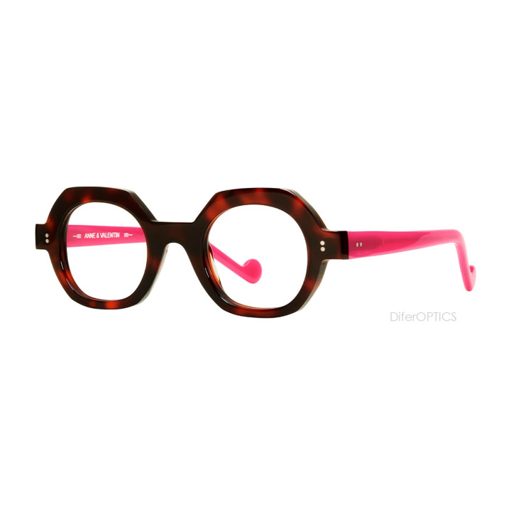 Anne et Valentin OMAGIC 24b02 (3q view)