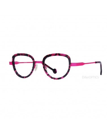 Anne et Valentin FENIX 23B08 (3q view)