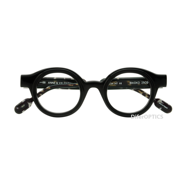 Anne et Valentin Bikoko 25c01