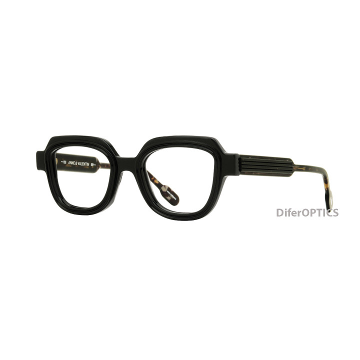 Anne et Valentin Bakoto 25c01 (vista 3q)