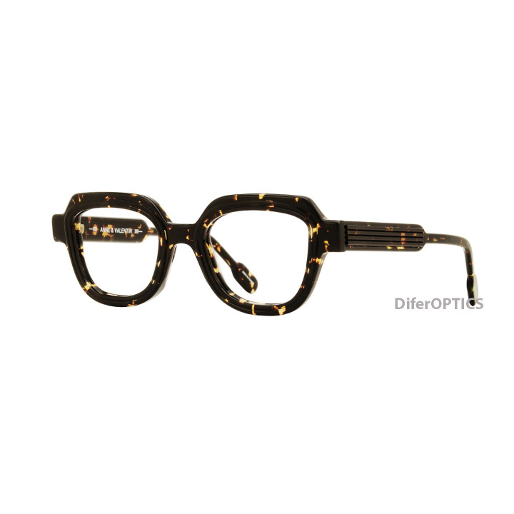 Anne et Valentin Bakoto 25c06 (vista 3q)