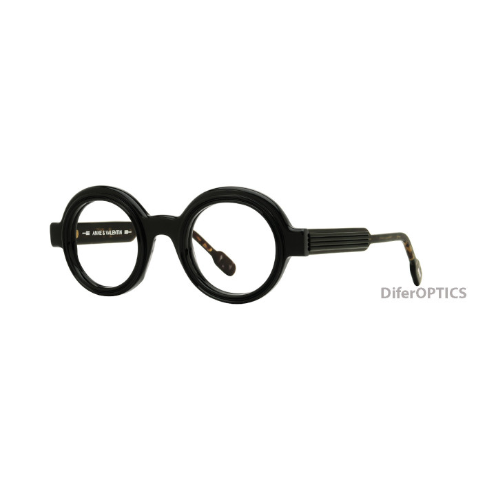 Anne et Valentin Bakeba 25c01 (vista 3q)