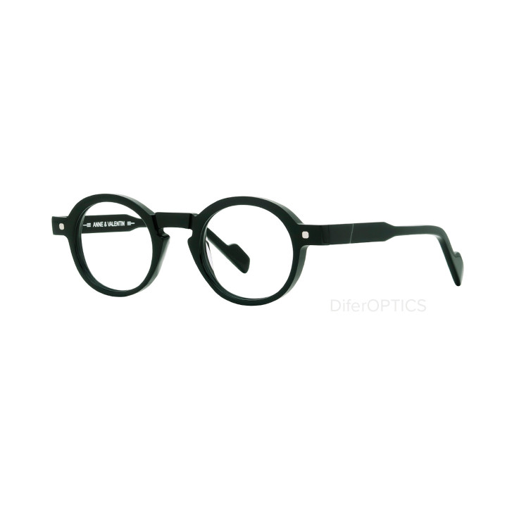 Anne et Valentin Jelis 26A06 (vista 3q)
