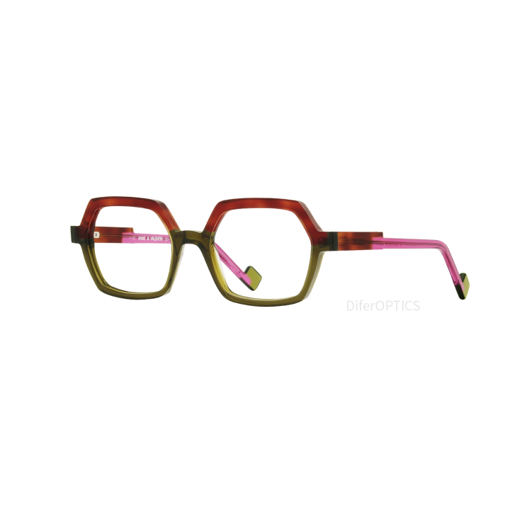 Anne et Valentin Liric 25c44 (3q view)