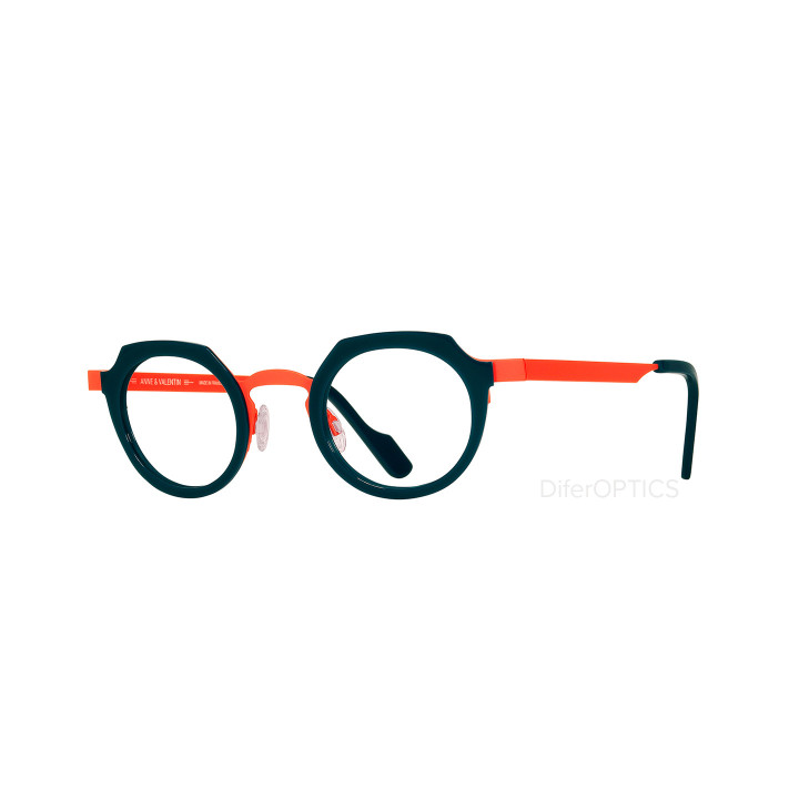 Anne et Valentin France 23B01 (vista 3q)