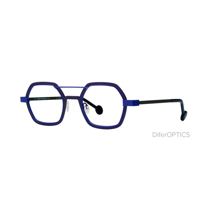 Anne et Valentin Wellsaid 24A21 (3q view)