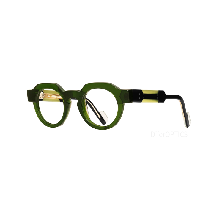 Anne et Valentin Watkins   23A01 (3q view)