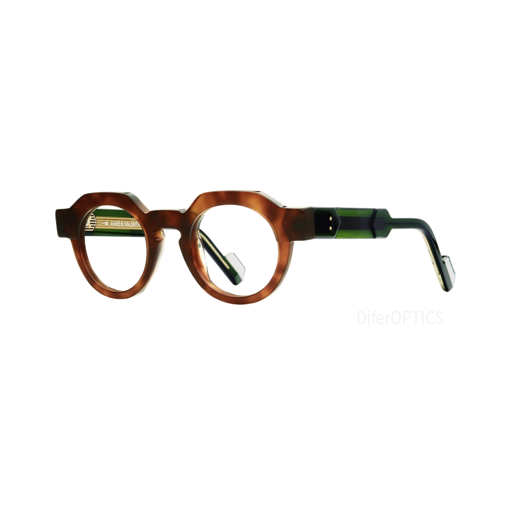 Anne et Valentin  Watkins  23A03 (3q view)