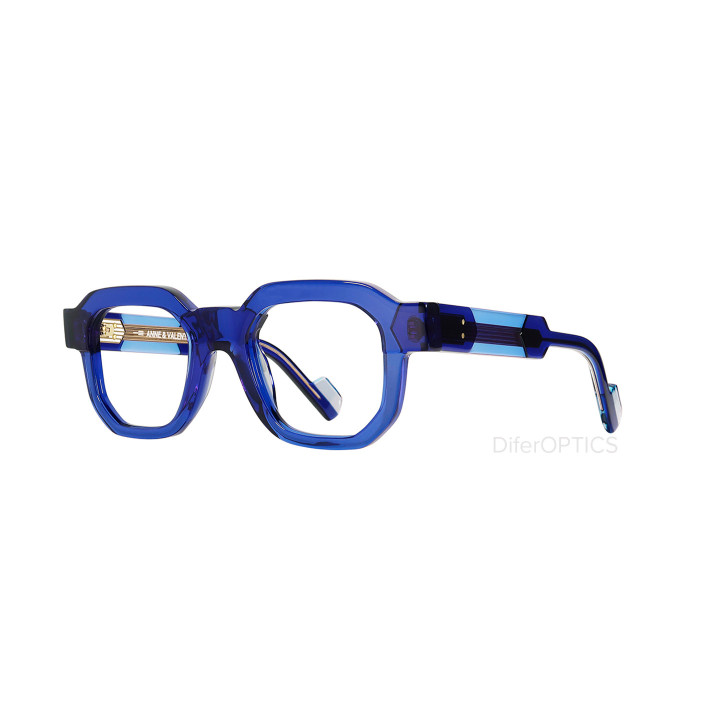 Anne et Valentin Winstons 22d04 (3q view)