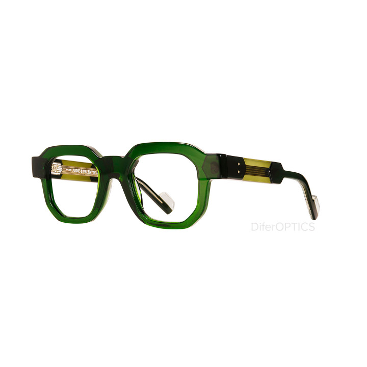 Anne et Valentin Winstons 23A01 (3q view)