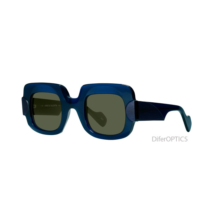 Anne et Valentin Signal 23D05 (3q view)