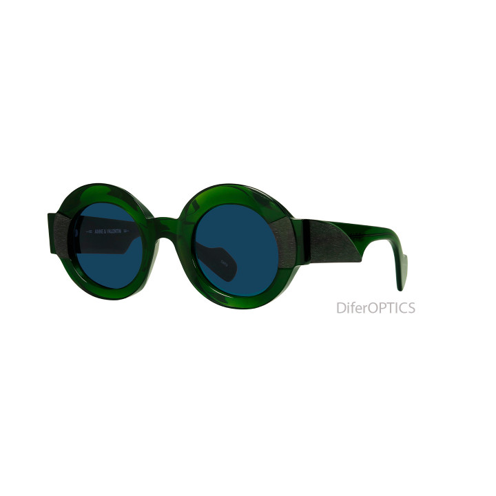 Anne et Valentin SPIRAL 23d03 (3q view)