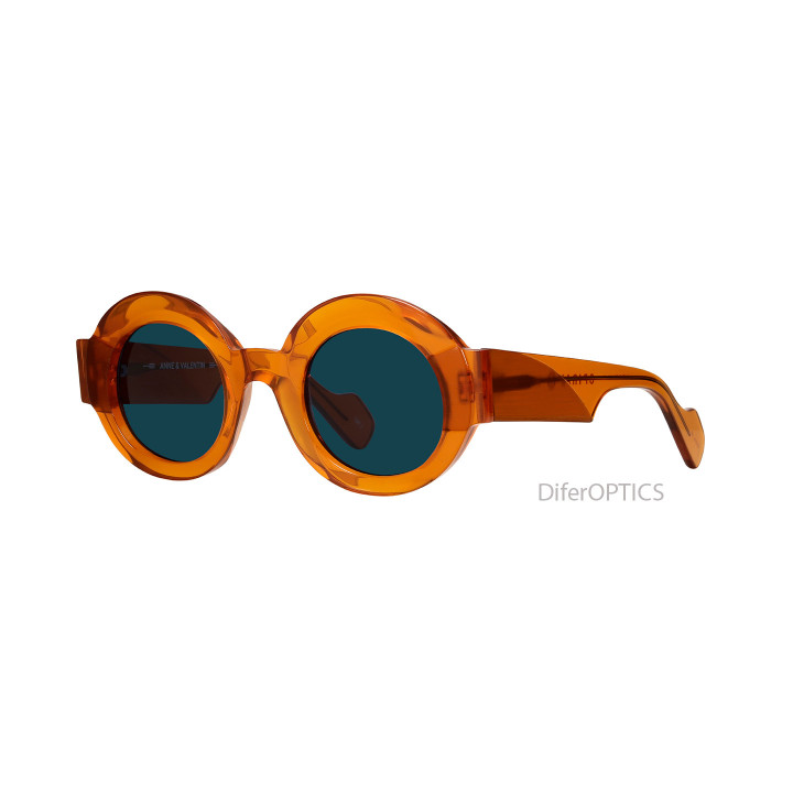 Anne et Valentin SPIRAL 23d04 (3q view)