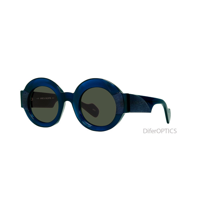 Anne et Valentin SPIRAL 23d05 (3q view)