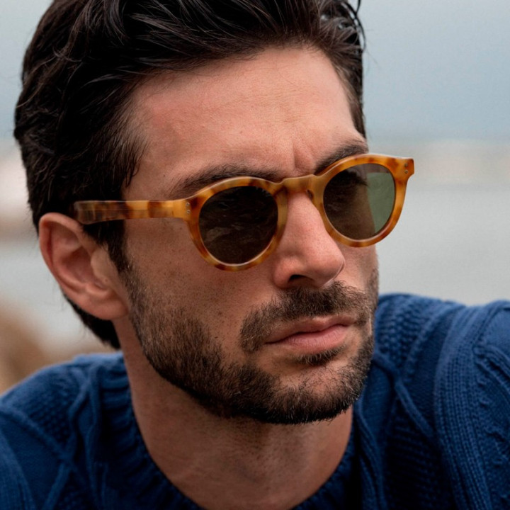 model wearing epos argos tr