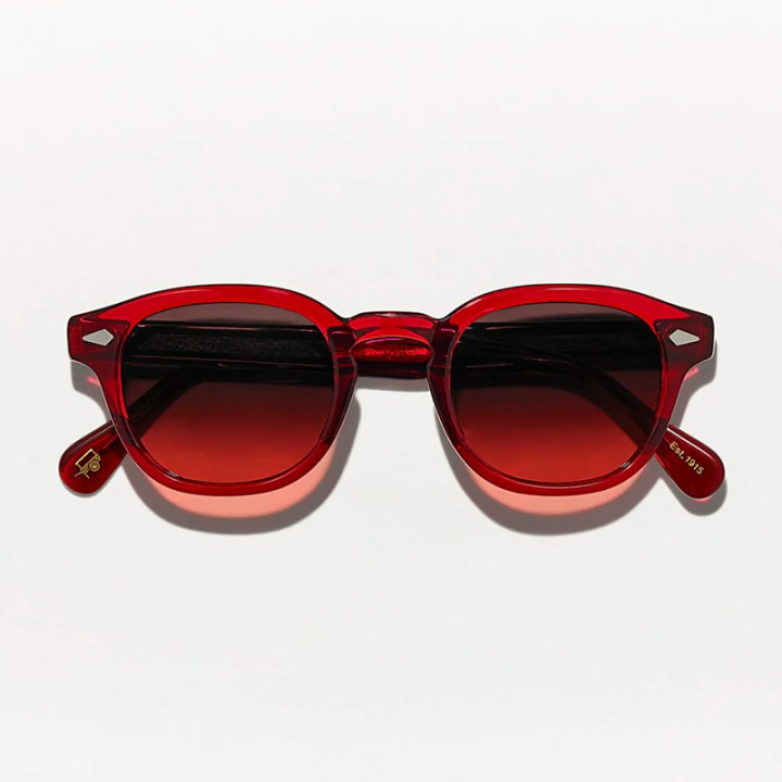 Las Lemtosh Monochrome en Ruby con lentes cabernet