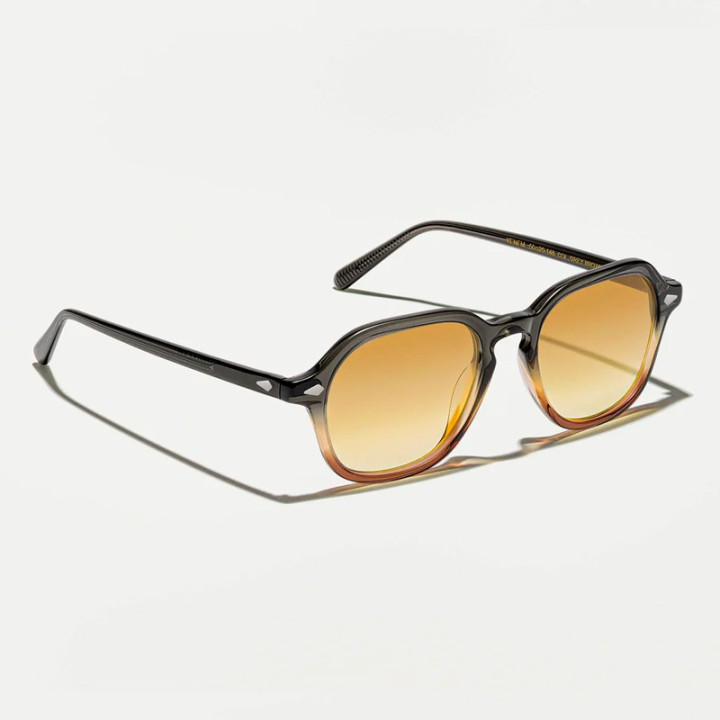 Las Yenem Sun en Grey Brown fade con chestnut fade Custom made tints vista 3q