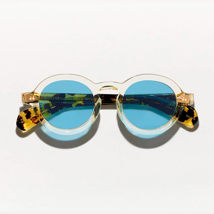Las Moygel Sun en Citron Tortoise con lentes Celebrity Blue Custom made tints