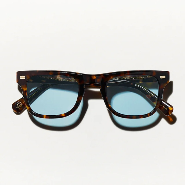 Las Kavell Sun tortoise con lentes minerales azules