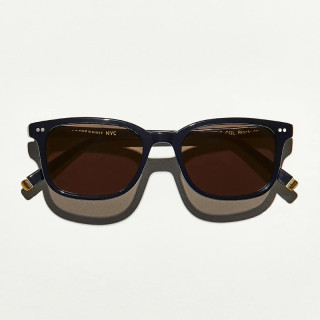 The Pat sun in black with grey lens