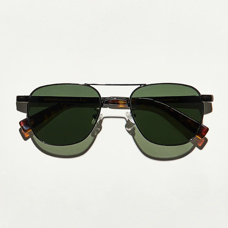 Las Zulu sun en gunmetal con lentes minerales G15
