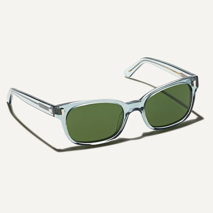 Las Emis sun en blue smoke con lentes minerales G15 vista 3q