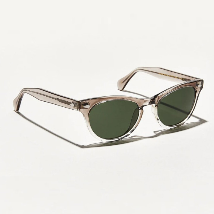 Las Bummi Sun en grey fade con lentes minerales G15 vista 3q