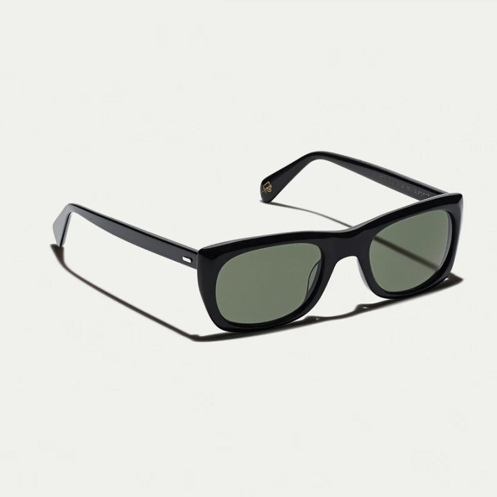 Las  Kelev Sun Black con lentes minerales G15 vista 3q