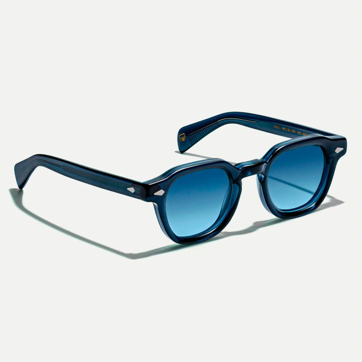 Las Dolt Sun en Navy con Denim Blue custom made tints lenses (vista 3q)