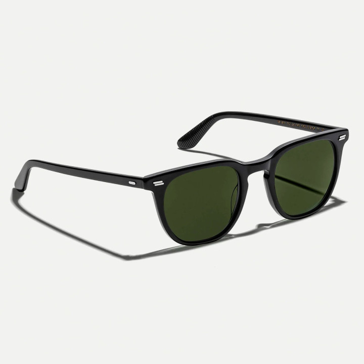 Las Tatah Sun en Black con lentes minerales G15 (vista 3q)