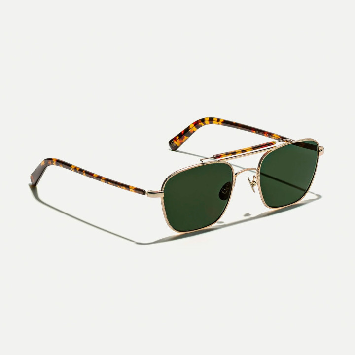 Las Gafilta Sun en Gold / Tortoise con lentes minerales G15 (vista 3q)